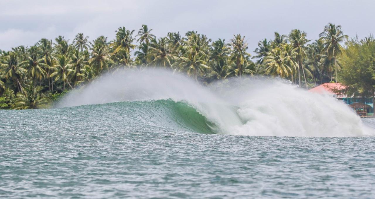 Nias Surf Stay Lagudri Exterior photo