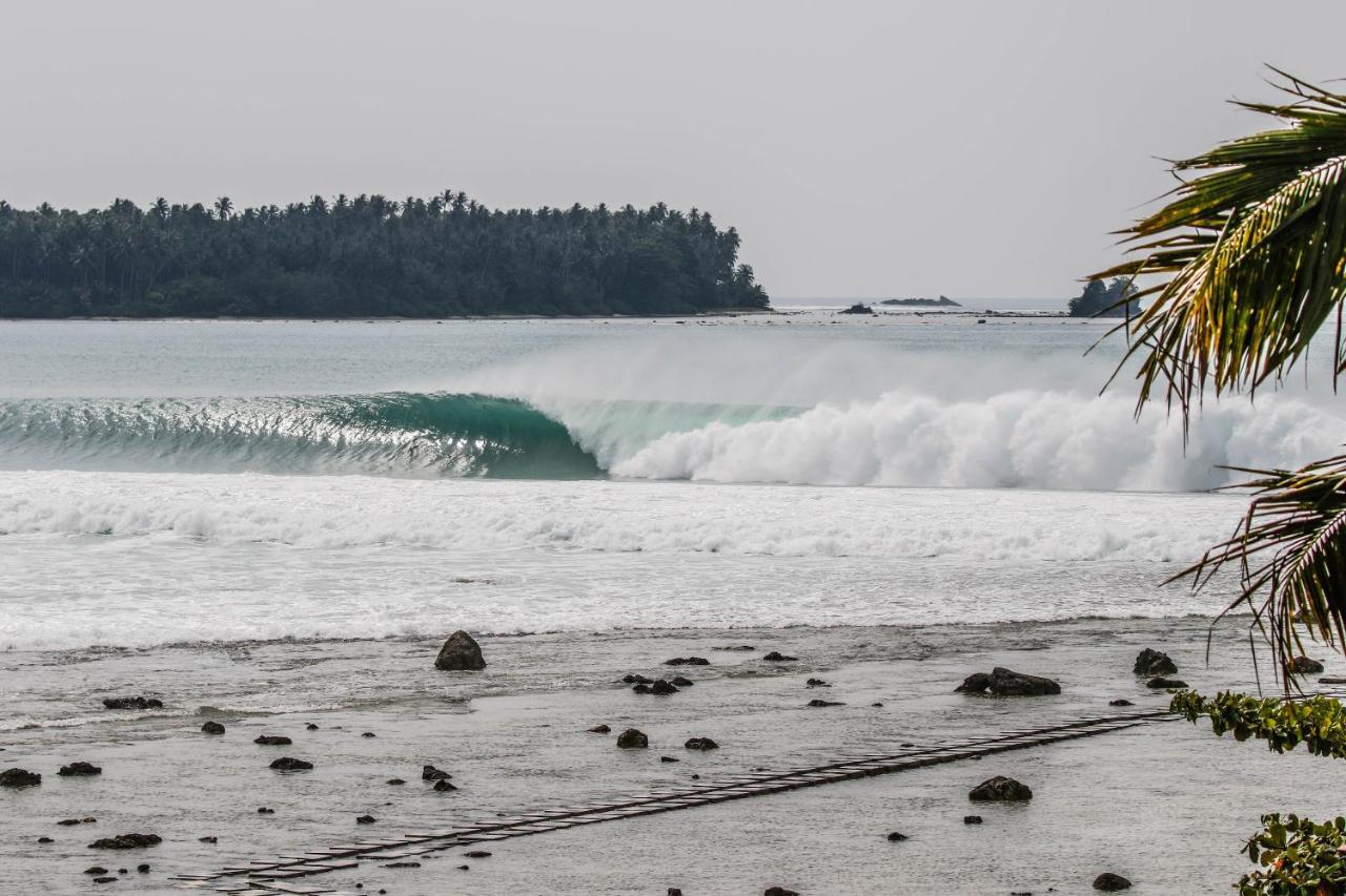 Nias Surf Stay Lagudri Exterior photo